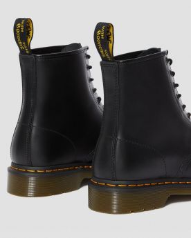 retro DR. MARTENS LACE UP BOOTS SMOOTH